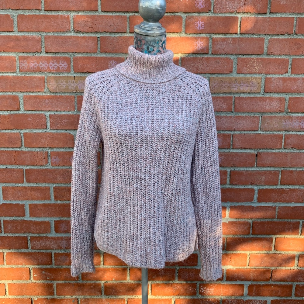Abercrombie & Fitch sweater